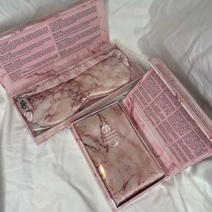 NIB Slip Pure Silk Sleep Mask & Queen Pillowcase Set